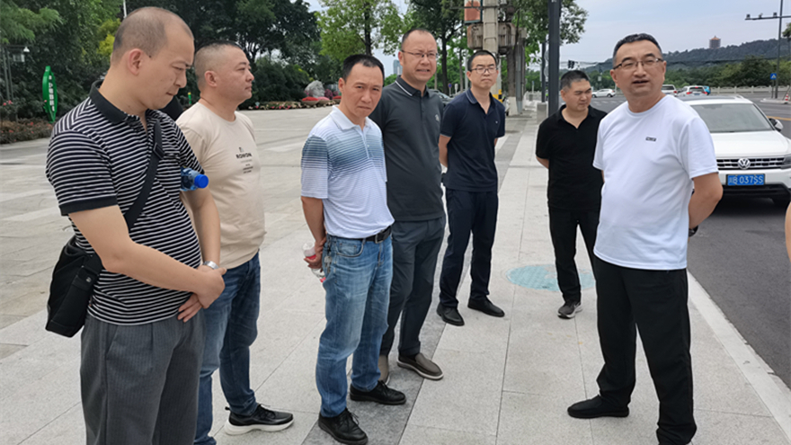 檢查組在南山路項目現(xiàn)場開展安全隱患督導(dǎo)檢查 檢查組在南山路項目現(xiàn)場開展安全隱患督導(dǎo)檢查