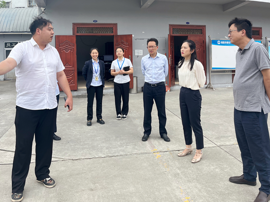 圖4：集團(tuán)黨委委員、副總經(jīng)理賀維維督導(dǎo)駕培場所安全工作